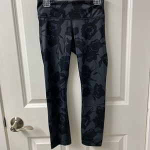 LULULEMON: Crop, Flower Yoga Pants